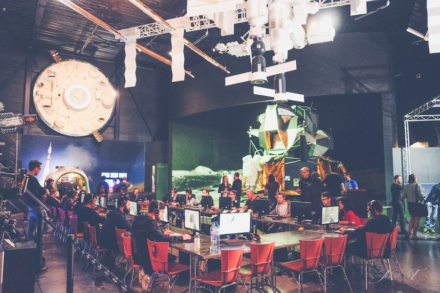 The traditional LAN party The traditional LAN party